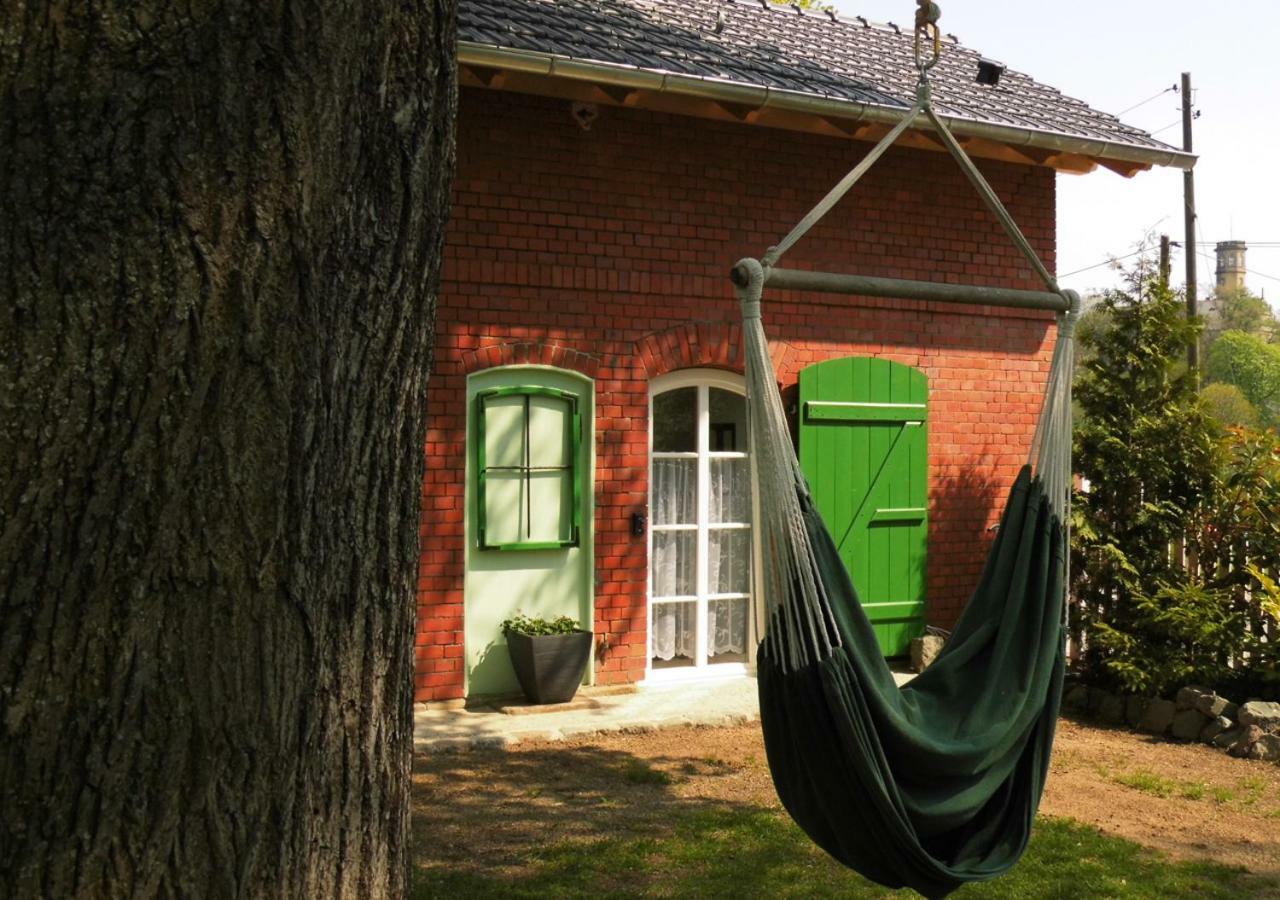 Bahnhof Droyßig - Übernachten im Denkmal Exterior foto